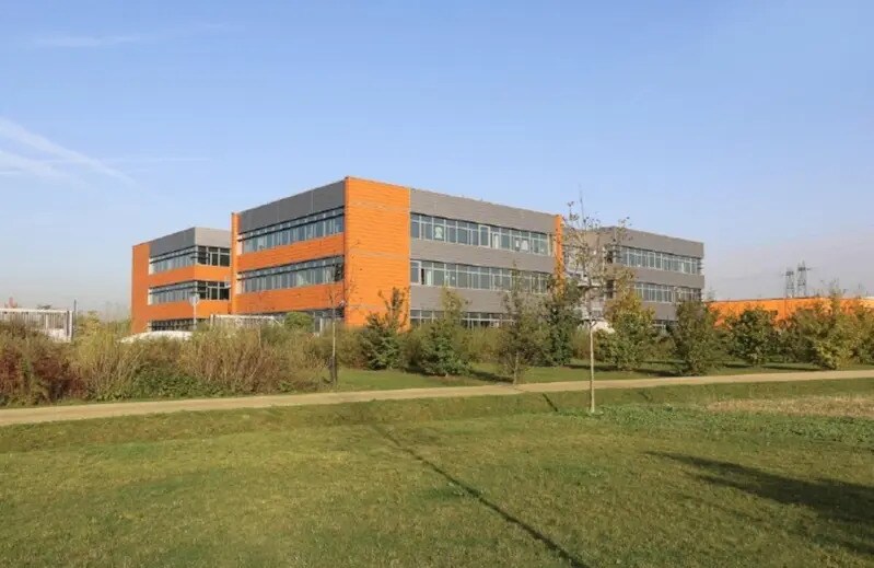 8 Avenue Des Louvresses, Gennevilliers à louer - Photo du bâtiment - Image 3 de 28