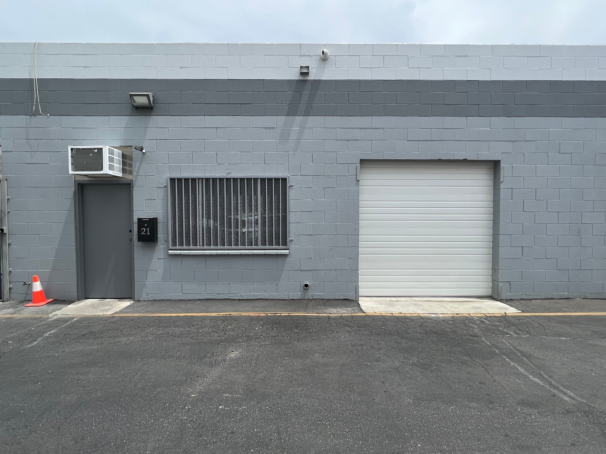 13026 Saticoy St, North Hollywood, CA for lease Interior Photo- Image 1 of 7