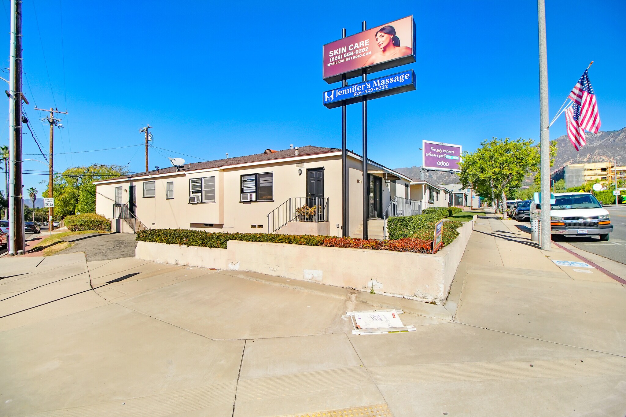 2003 Lake Ave, Altadena, CA à vendre Photo du bâtiment- Image 1 de 1