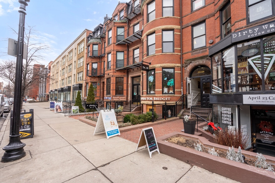 222-224 Newbury St, Boston, MA à louer - Photo du bâtiment - Image 3 de 9