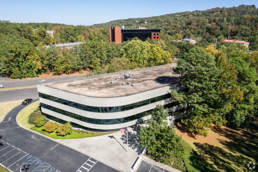 600 Luckie Dr, Birmingham, AL for lease - Primary Photo - Image 1 of 7