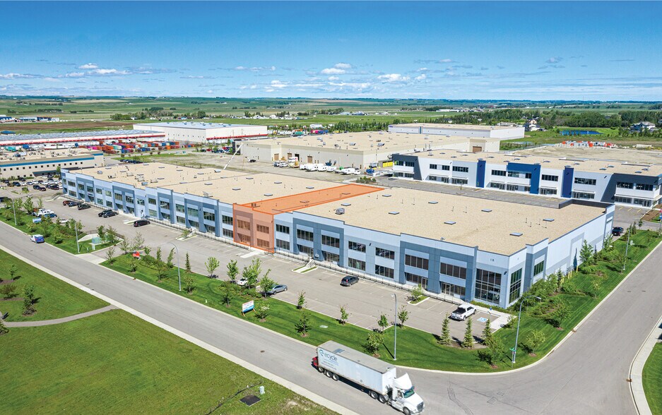 18 Highland Park Way NE, Airdrie, AB à louer - Photo du bâtiment - Image 2 de 12