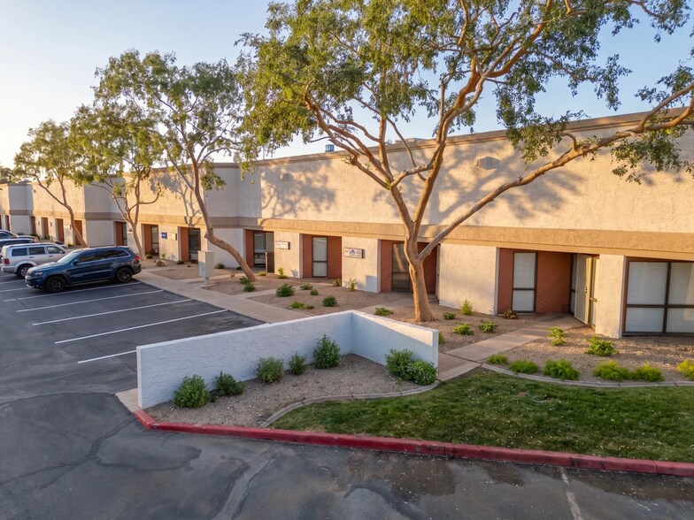 939 S 48th St, Tempe, AZ à louer - Photo du bâtiment - Image 2 de 5