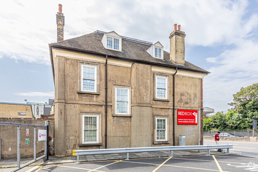 Gillender St, Londres à vendre - Photo du bâtiment - Image 2 de 3