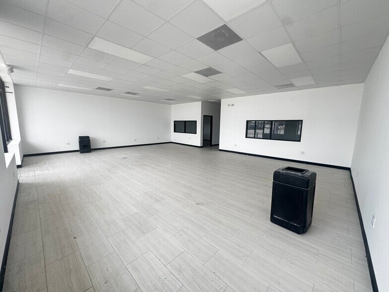 9195 Gulf Fwy, Houston, TX à louer - Photo du bâtiment - Image 3 de 9