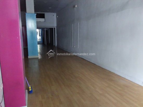 Retail in Cáceres, Cáceres for lease - Building Photo - Image 2 of 3