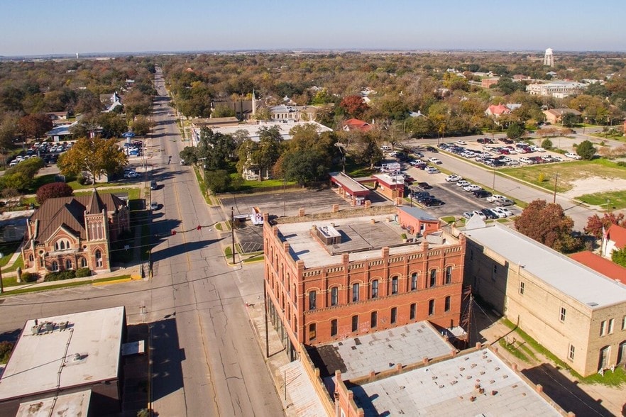 119 W San Antonio St, Lockhart, TX for sale - Building Photo - Image 3 of 30
