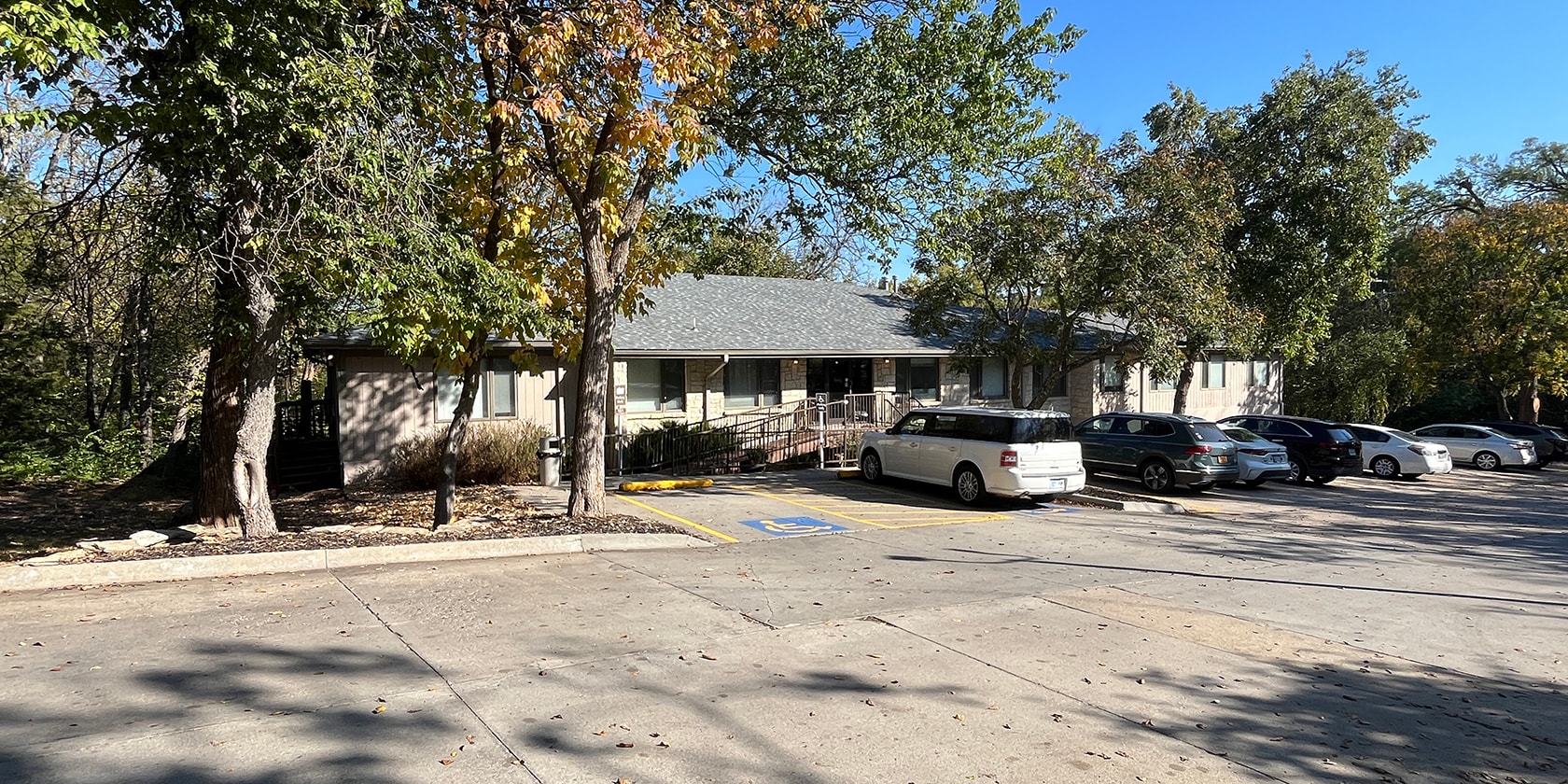 3630 SW Burlingame Rd, Topeka, KS for lease Building Photo- Image 1 of 15