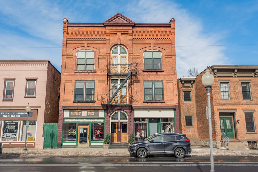 53 Church St, Saratoga Springs, NY à vendre - Photo principale - Image 1 de 1