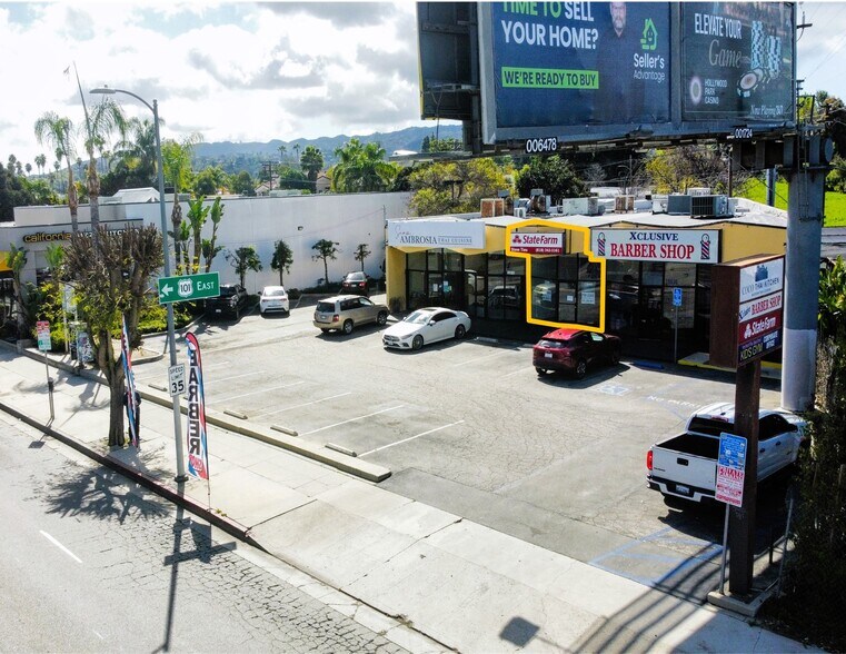 18816-18824 Ventura Blvd, Tarzana, CA à louer - Photo du bâtiment - Image 2 de 12