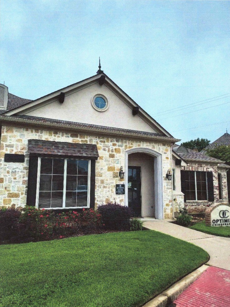 2221 H G Mosley Pky, Longview, TX à louer Photo du bâtiment- Image 1 de 7