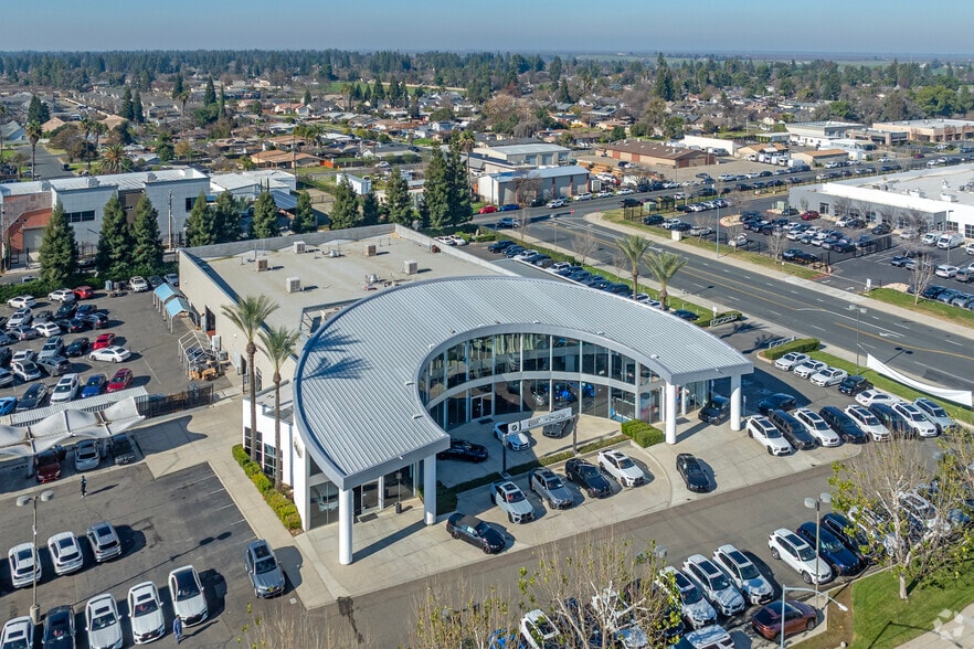 7171 N Palm Ave, Fresno, CA for sale - Aerial - Image 3 of 4