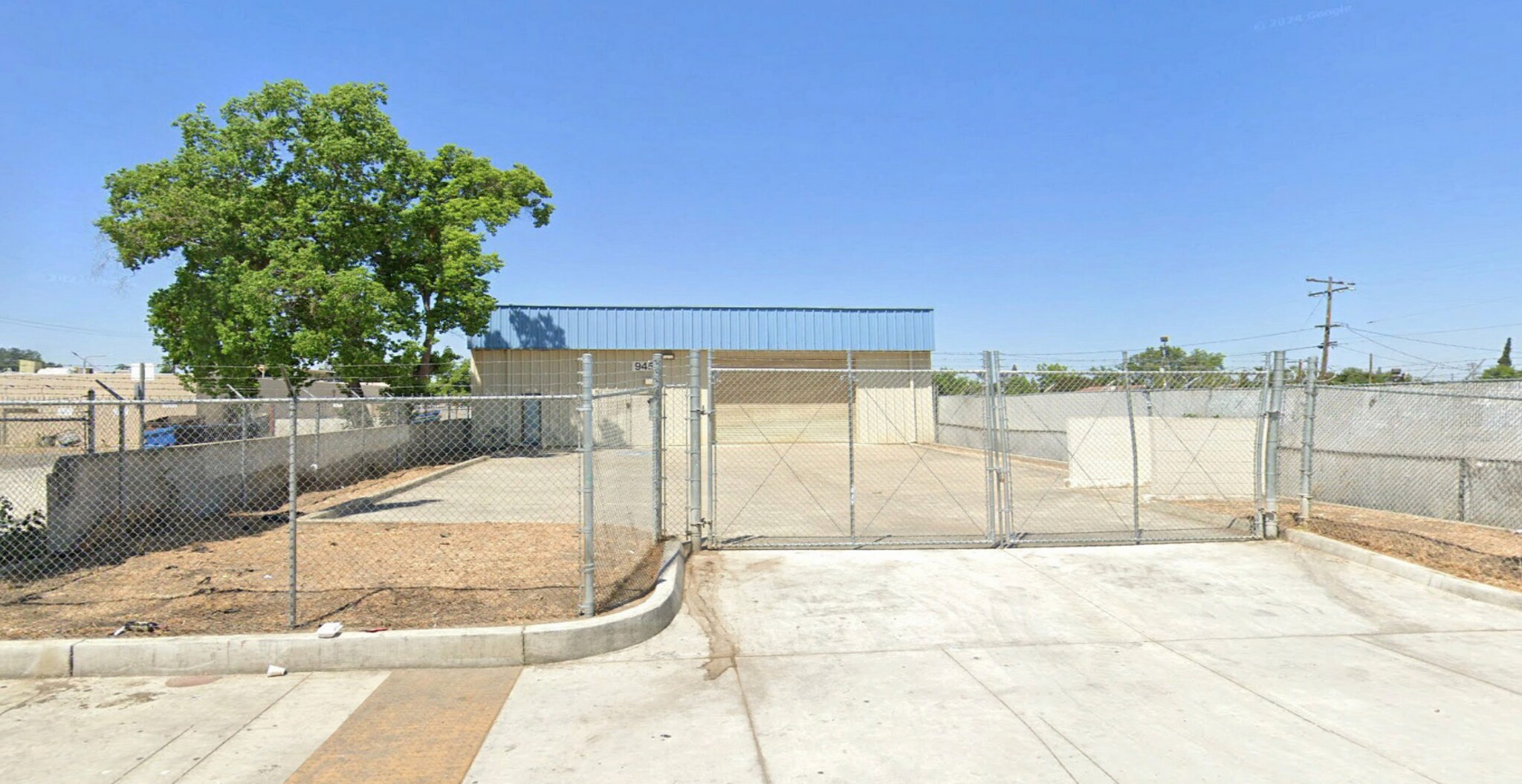 945 N Santa Fe St, Visalia, CA for lease Building Photo- Image 1 of 2