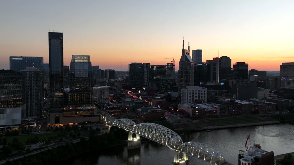 319 Peabody St, Nashville, TN for sale - Aerial Video - Image 2 of 41