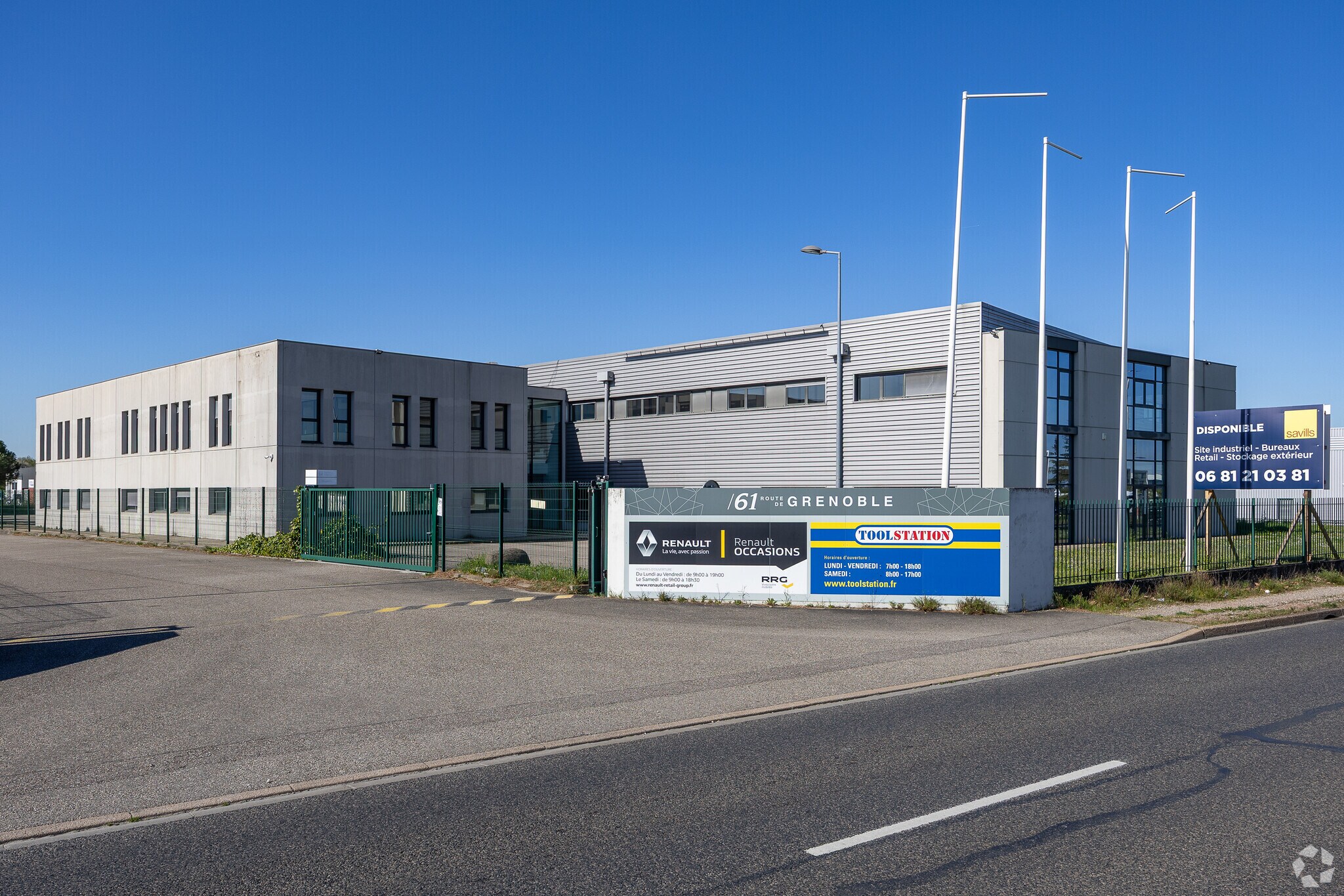 Flex in Saint-Priest for lease Primary Photo- Image 1 of 3