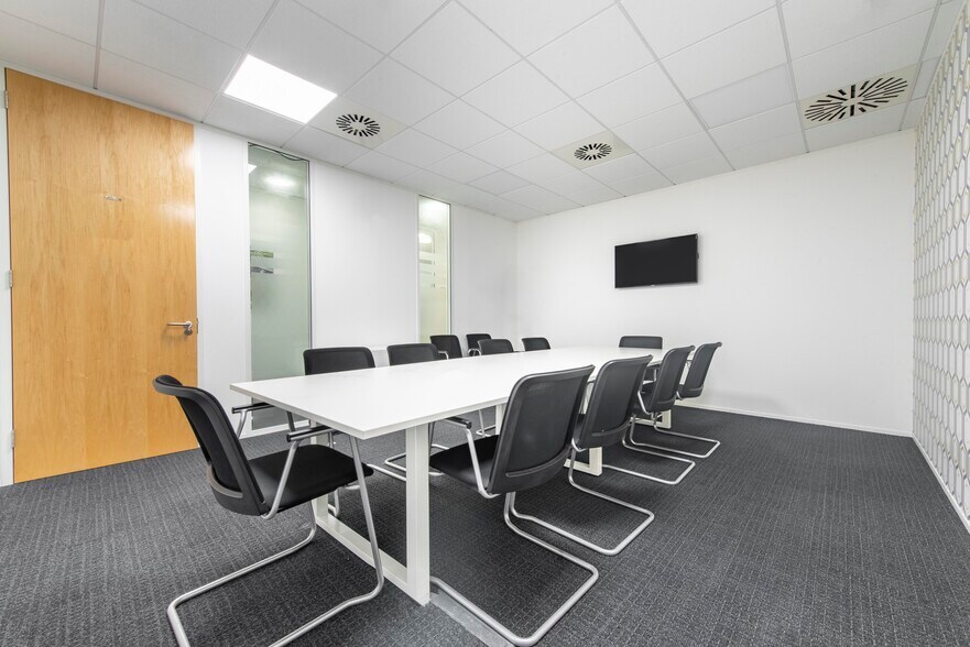 1000 Lakeside, Portsmouth à louer - Photo intérieure - Image 2 de 7