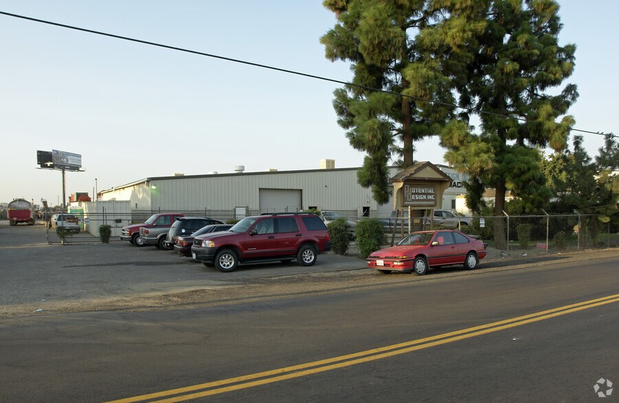 4185 E Jefferson Ave, Fresno, CA à louer - Photo du bâtiment - Image 3 de 5