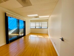 520 S Sepulveda Blvd, Los Angeles, CA à louer Photo intérieure- Image 1 de 1