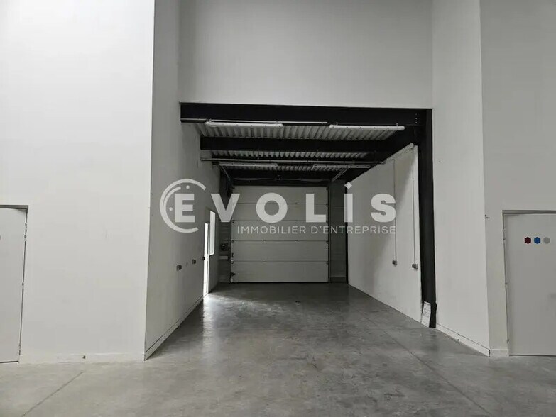 6-8 Rue Ambroise Croizat, Palaiseau for lease - Interior Photo - Image 2 of 9
