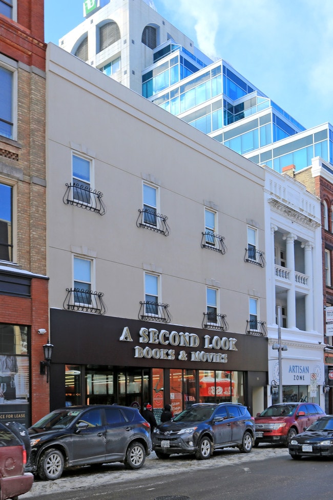 Plus de détails pour 31-33 King St W, Kitchener, ON - Bureau à louer