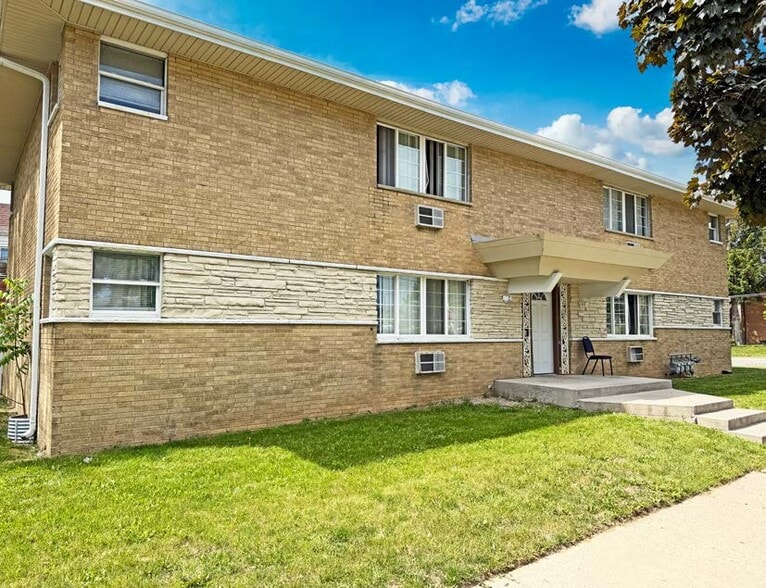 6333 W Florist Ave, Milwaukee, WI for sale - Building Photo - Image 3 of 11