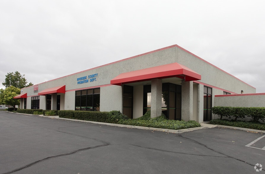 San Jacinto Business Park portfolio of 5 properties for sale on LoopNet.ca - Primary Photo - Image 3 of 6