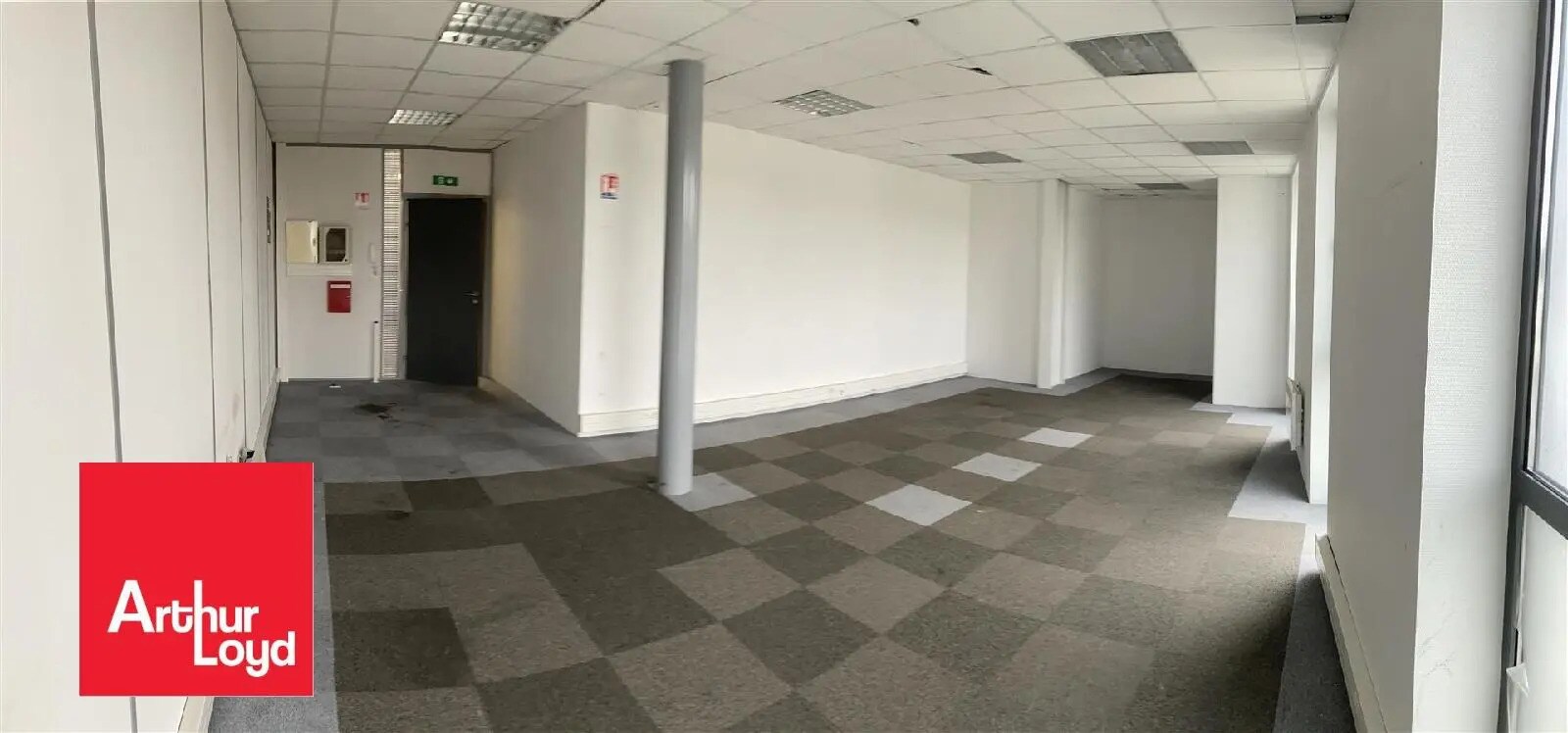 Office in Nogent-le-Phaye for lease Building Photo- Image 1 of 4