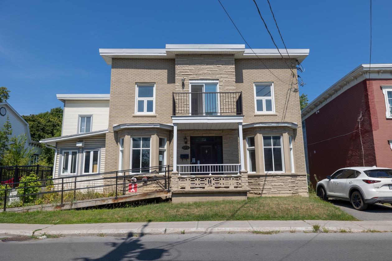 575 Rue Saint-Louis, Terrebonne, QC for sale Building Photo- Image 1 of 1
