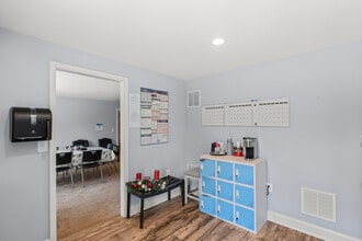 412 Cambridge St, Fredericksburg, VA for lease Interior Photo- Image 1 of 7