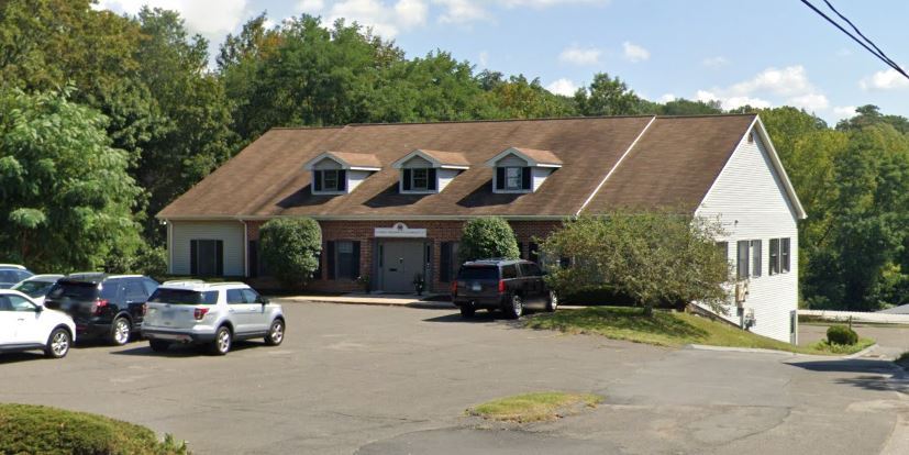 102 Wolcott Rd, Wolcott, CT à louer Photo du bâtiment- Image 1 de 12
