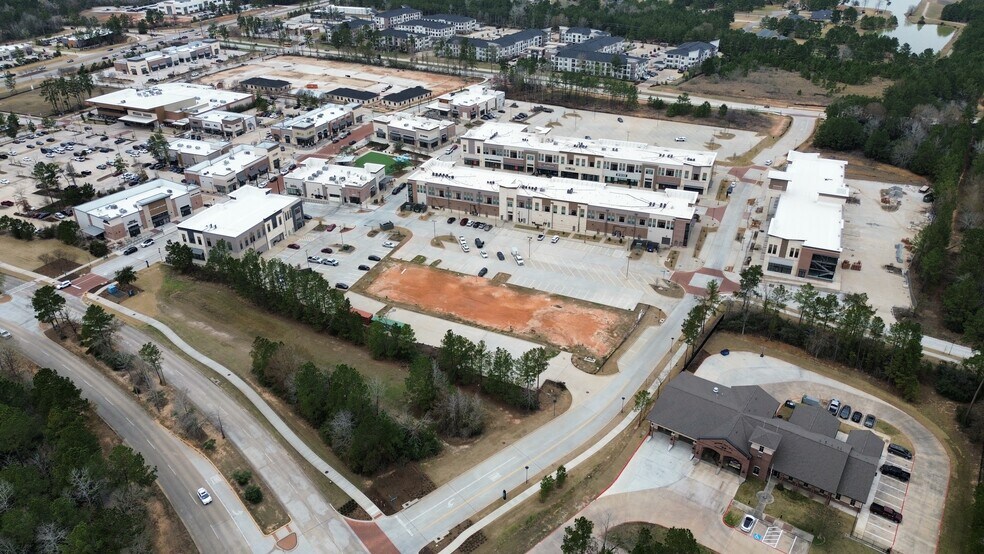 954 New Day Ave, Montgomery, TX à vendre - Photo du bâtiment - Image 2 de 5