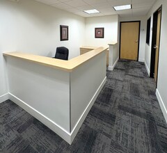 260 Newport Center Dr, Newport Beach, CA for lease Interior Photo- Image 1 of 3