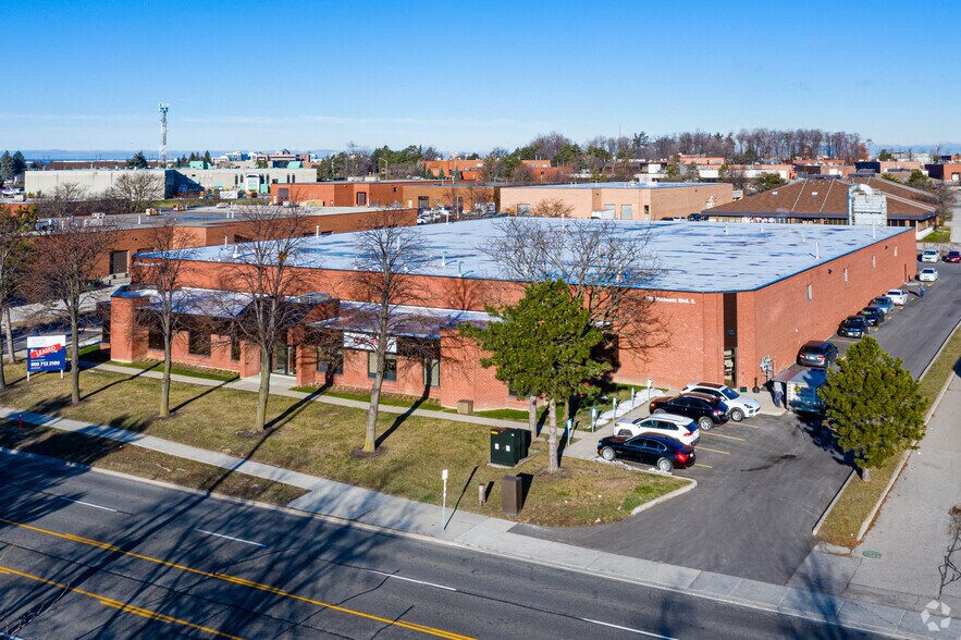 190 Matheson Blvd E, Mississauga, ON à vendre - Photo principale - Image 1 de 1