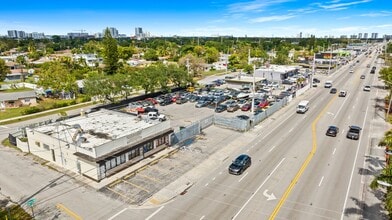2461-2471 Pembroke Rd, Hollywood, FL for lease Building Photo- Image 2 of 10