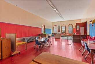 527 Eastern Pky, Brooklyn, NY à louer Photo intérieure- Image 1 de 8