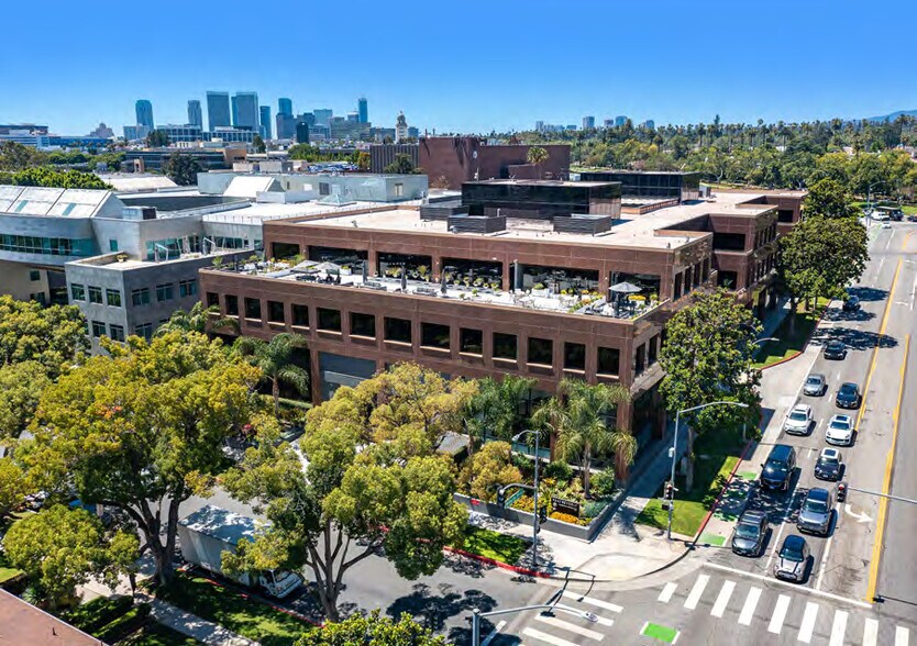 9242 Beverly Blvd, Beverly Hills, CA à louer - Photo principale - Image 1 de 15
