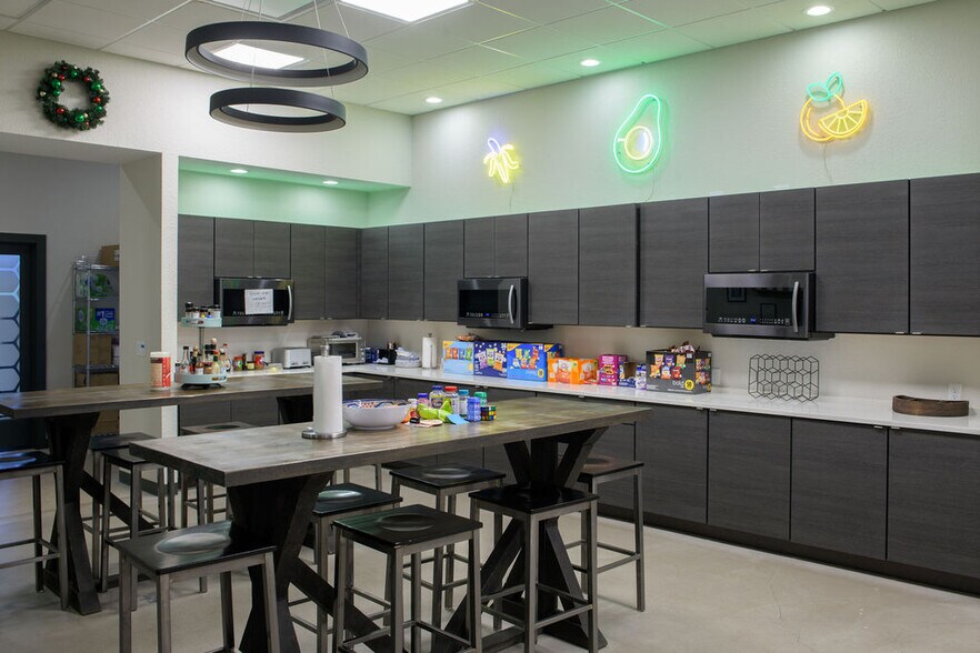 207 Bartow Rd, Lakeland, FL à vendre - Photo du bâtiment - Image 3 de 9