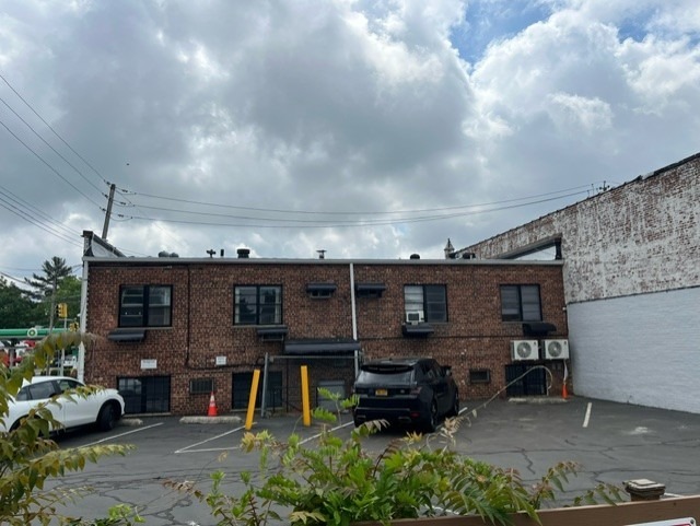 255-17 Northern Blvd, Little Neck, NY for lease - Building Photo - Image 3 of 8