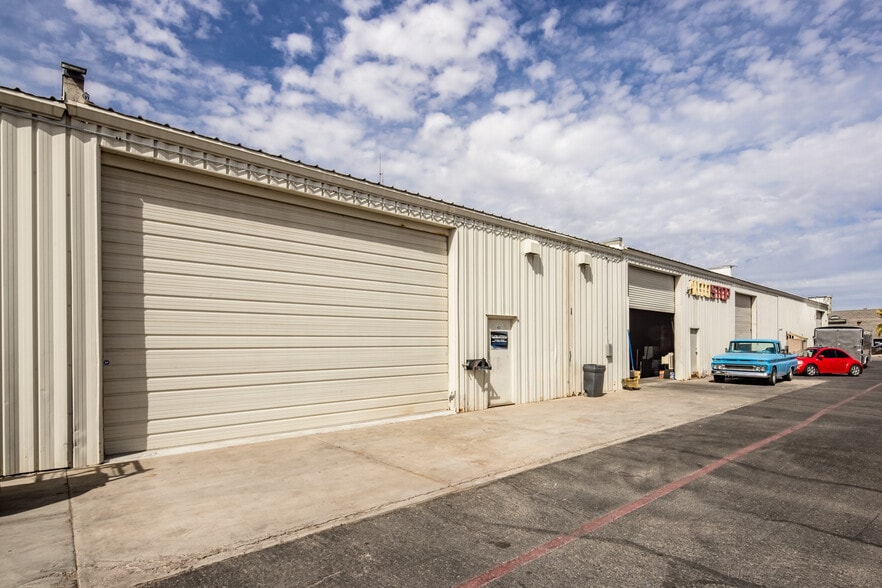 1600 Acoma Blvd W, Lake Havasu City, AZ for sale - Building Photo - Image 2 of 32