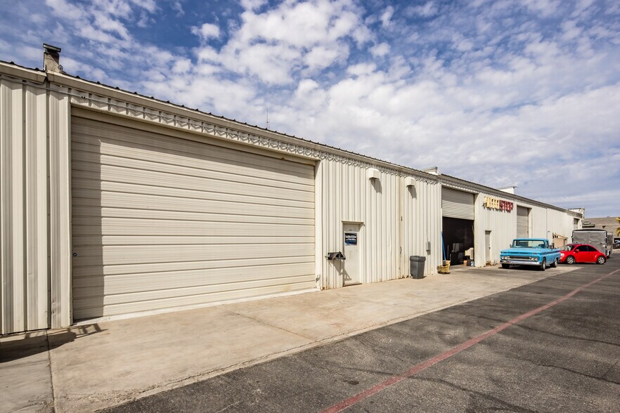 1600 Acoma Blvd W, Lake Havasu City, AZ à vendre - Photo du bâtiment - Image 2 de 32