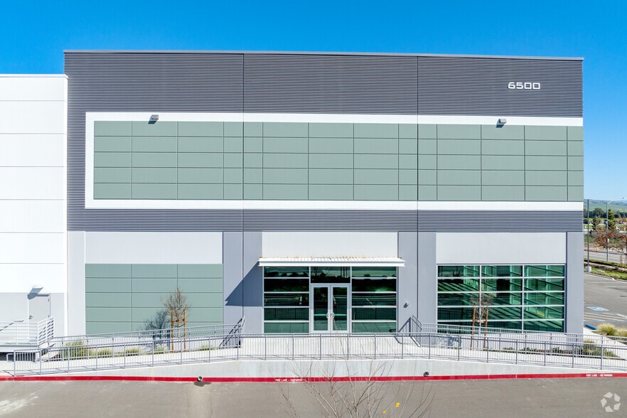 901 Venture Way, Gilroy, CA for lease - Building Photo - Image 2 of 12