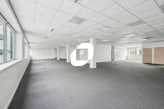 Office in Gennevilliers for lease Building Photo- Image 1 of 10