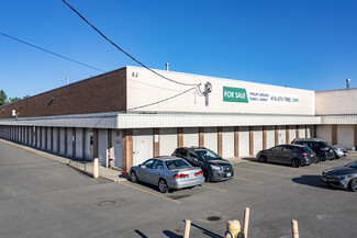 Plus de détails pour 82 Akron Rd, Toronto, ON - Industriel à vendre