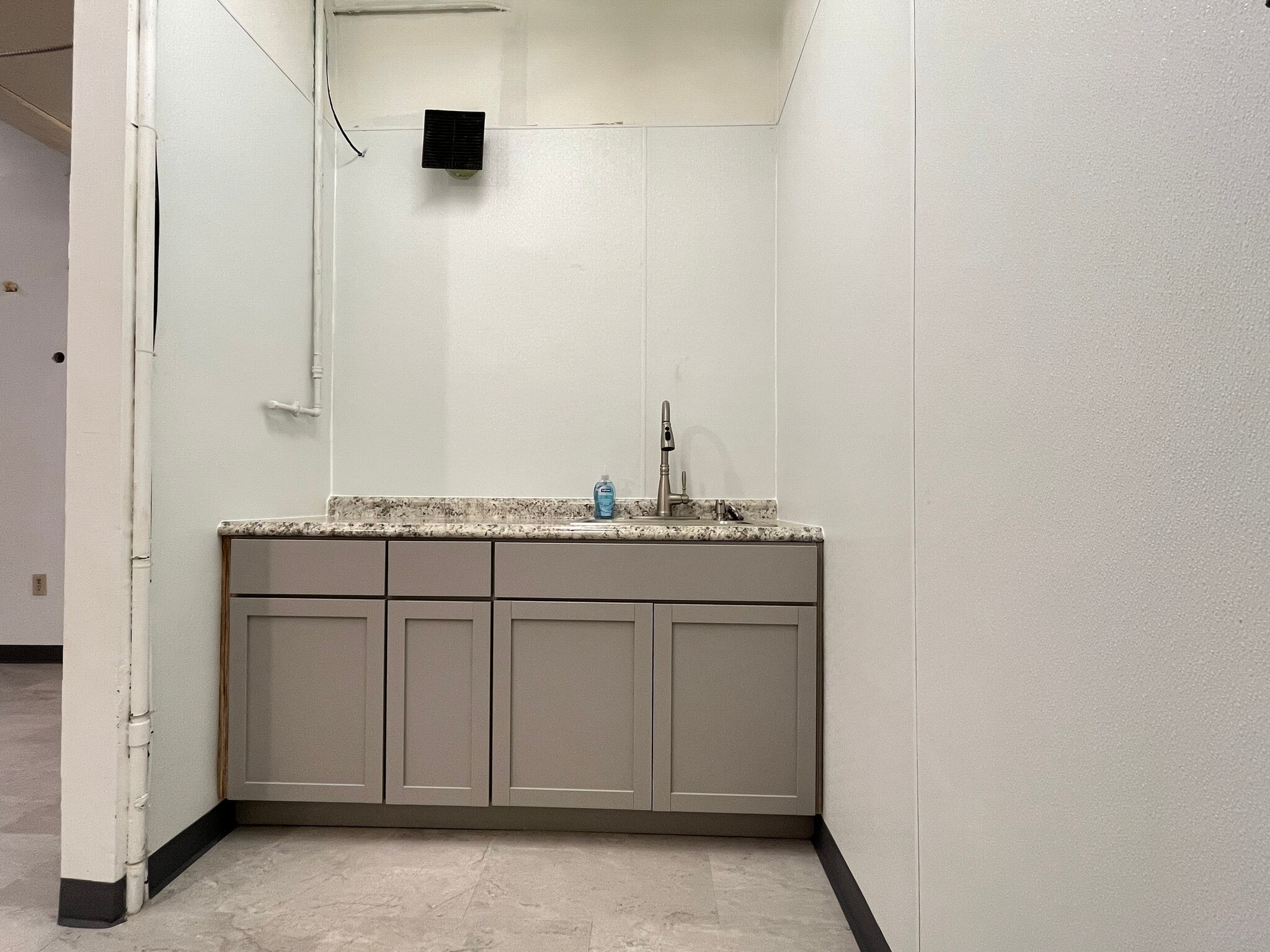 2300-2306 S Jane St, Pittsburgh, PA à louer Photo intérieure- Image 1 de 9