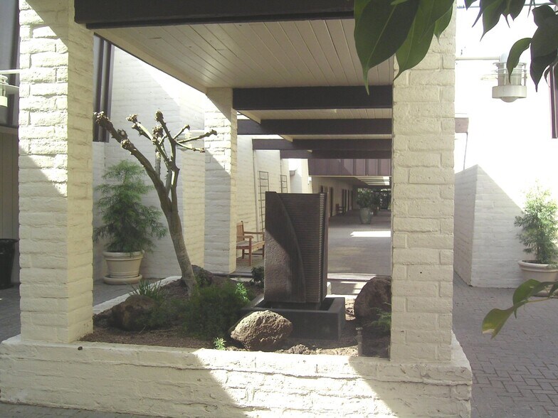 701 Howe Ave, Sacramento, CA à louer - Photo du bâtiment - Image 3 de 14