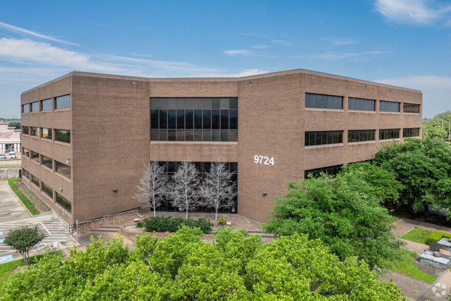 Westchase Office Buildings portefeuille de 3 propriétés à vendre sur LoopNet.ca - Photo du bâtiment - Image 3 de 3