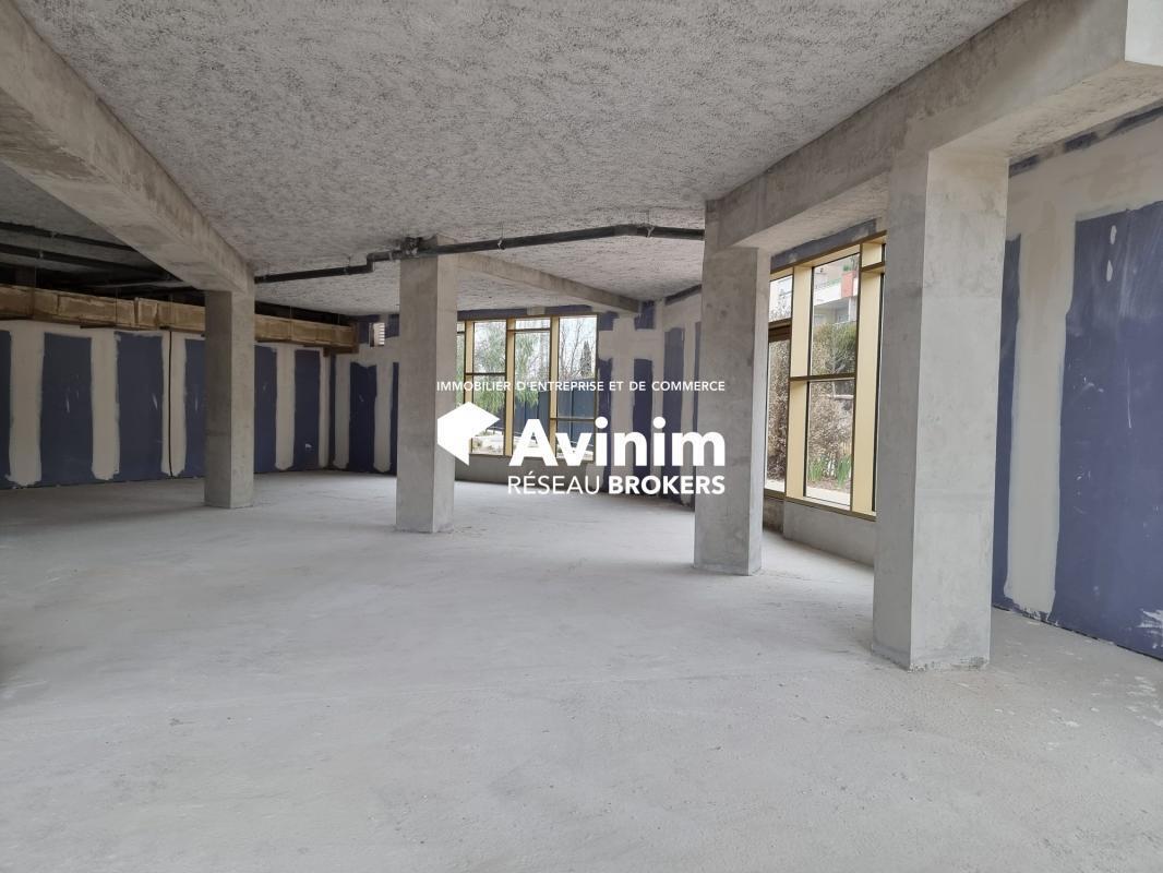Retail in Montpellier for sale Interior Photo- Image 1 of 5