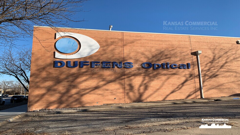 400 SE Quincy St, Topeka, KS à louer - Photo du bâtiment - Image 2 de 16