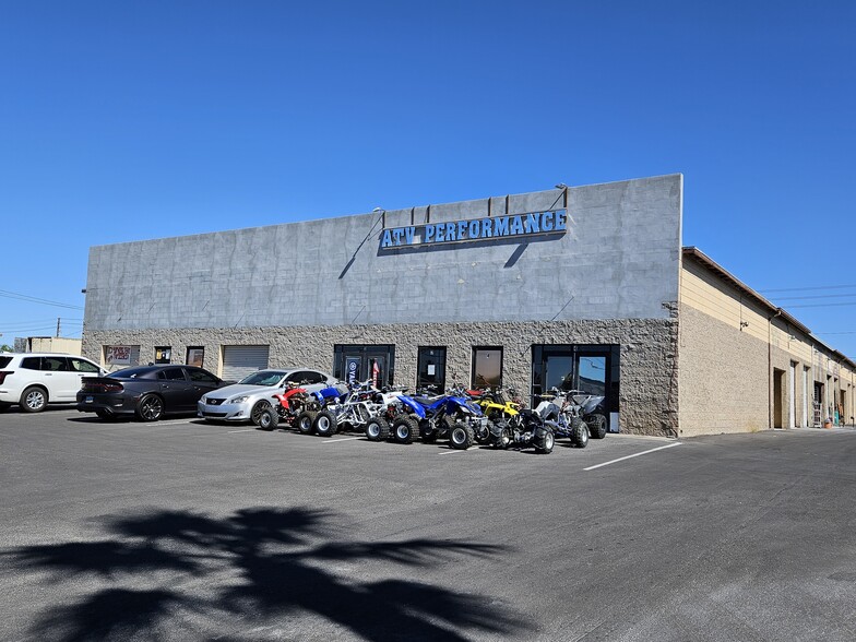 3060 N Nellis Blvd, Las Vegas, NV for lease - Building Photo - Image 1 of 12