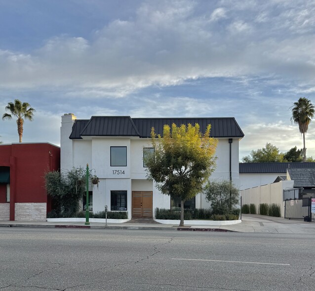 17514 Ventura Blvd, Encino, CA for lease - Building Photo - Image 1 of 6